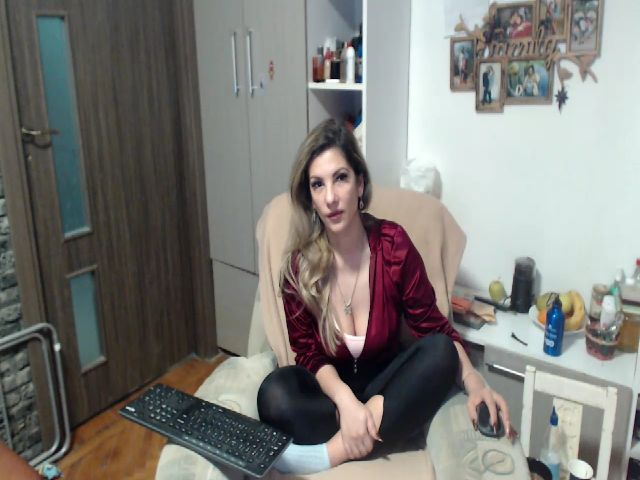 Live sex webcam photo for DancerFlexy #272888244