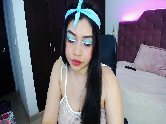 Live sex webcam photo for Darlaa__doll #272063556