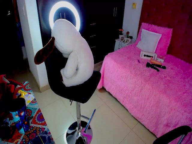 Live sex webcam photo for Darlaa__doll #274623689