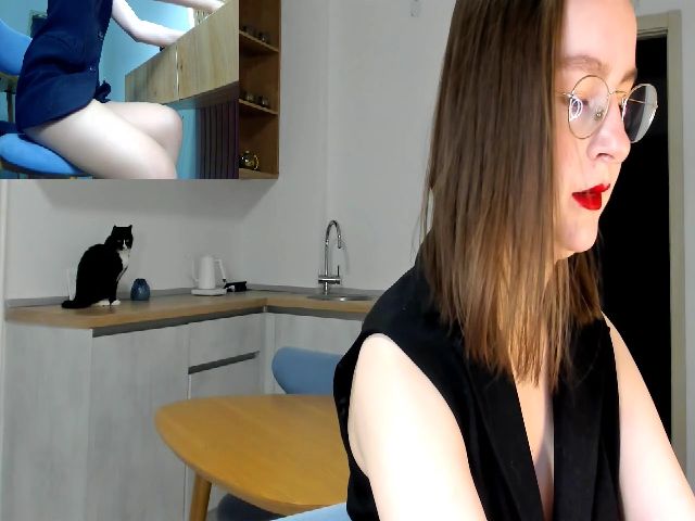 Live sex webcam photo for DearCharlotte #271846043