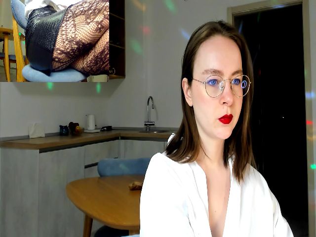 Live sex webcam photo for DearCharlotte #272377664