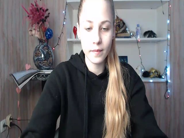 Live sex webcam photo for Delorian9 #271931556