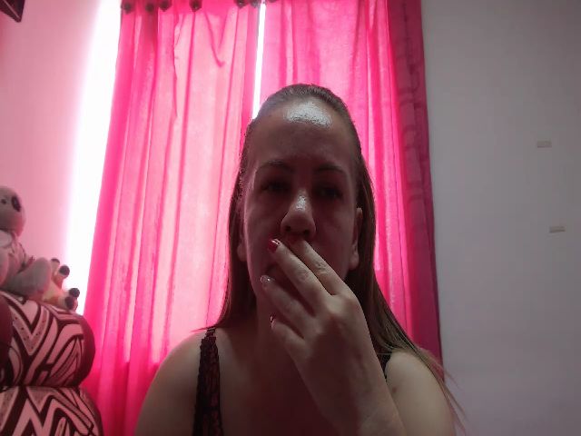 Live sex webcam photo for Derly_1978 #272411440