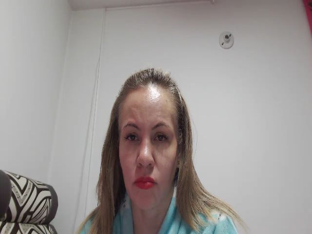 Live sex webcam photo for Derly_1978 #272444652