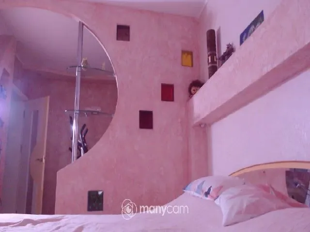 Live sex webcam photo for Diamoon #273137125