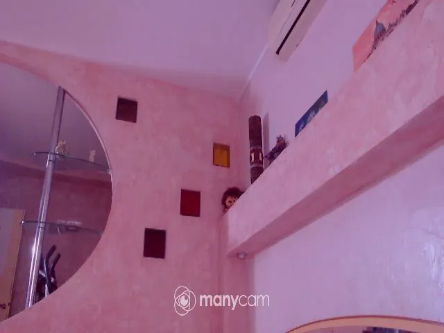 Live sex webcam photo for Diamoon #273210774