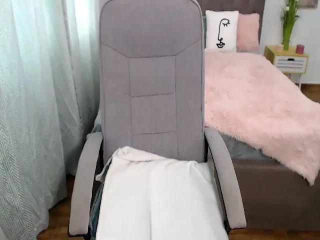 Live sex webcam photo for DiabolicGIrl #273367591