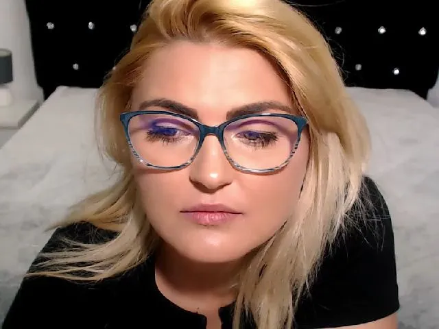 Live sex webcam photo for DiabolicGIrl #273425490