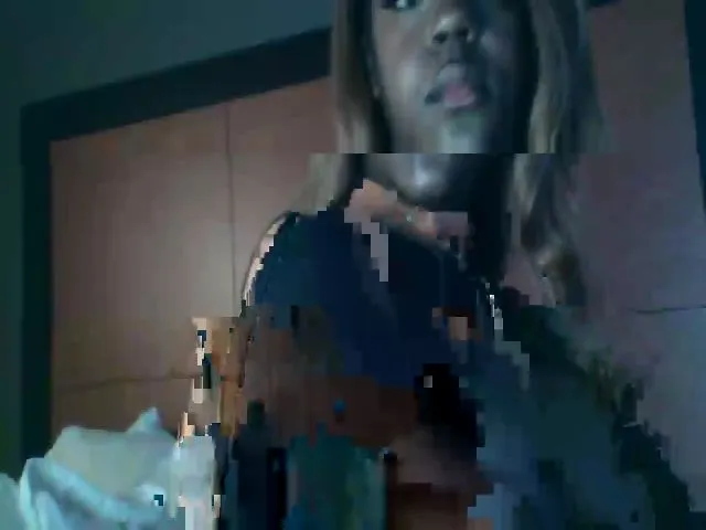 Live sex webcam photo for DiamondGirl33 #274392316