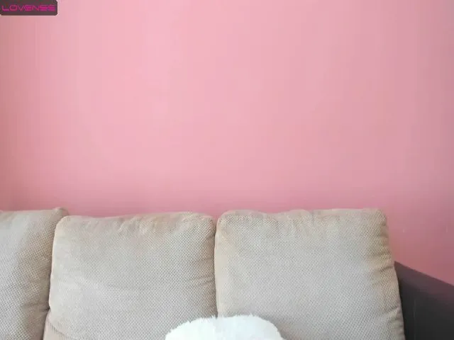 Live sex webcam photo for DiamondKay_ #273010665