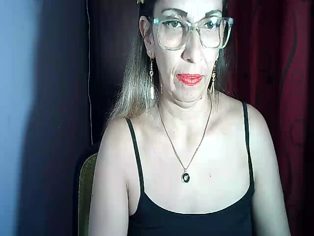 Live sex webcam photo for DianaRouse #287896770