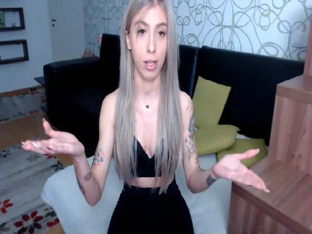 Live sex webcam photo for DiddySweet #272377023
