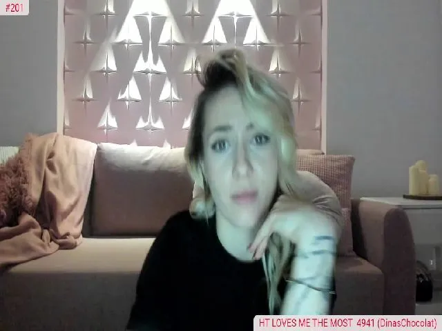 Live sex webcam photo for DinasLibrary #272737327