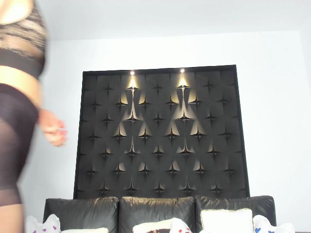 Live sex webcam photo for DinasLibrary #273650370