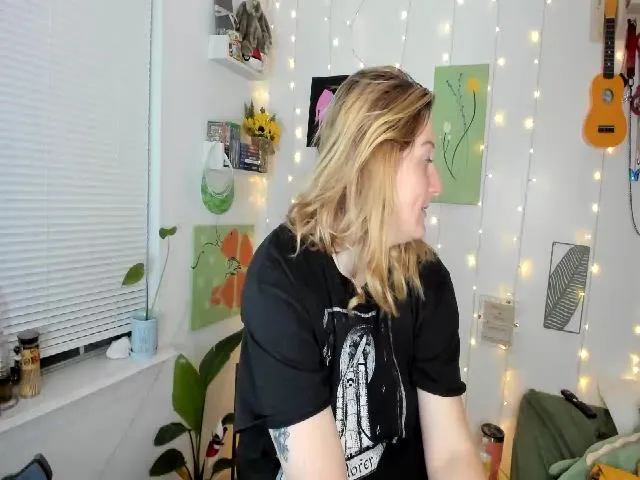 Live sex webcam photo for DinoDarling #273568282