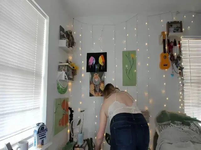 Live sex webcam photo for DinoDarling #273688552