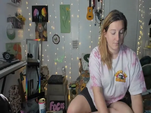 Live sex webcam photo for DinoDarling #273893714