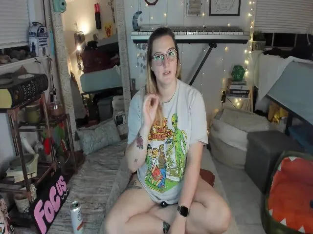 Live sex webcam photo for DinoDarling #274193688