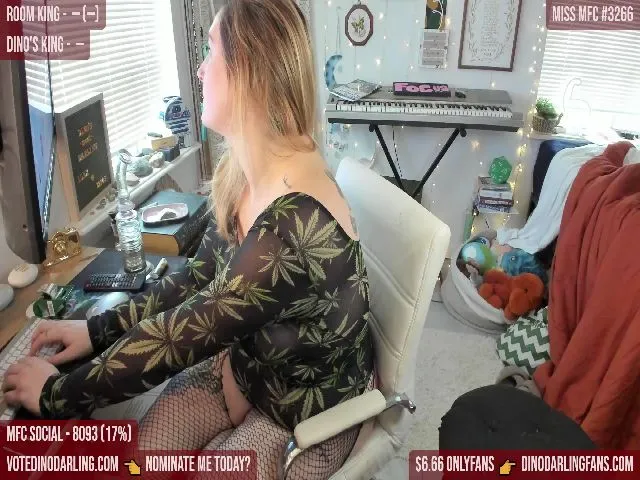 Live sex webcam photo for DinoDarling #274342757