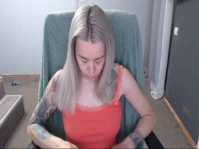 Live sex webcam photo for Directgirl #273356620