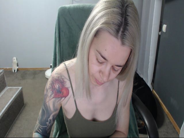 Live sex webcam photo for Directgirl #273425463