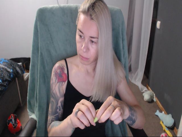 Live sex webcam photo for Directgirl #273663383