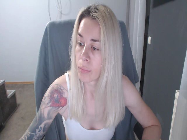 Live sex webcam photo for Directgirl #273980900