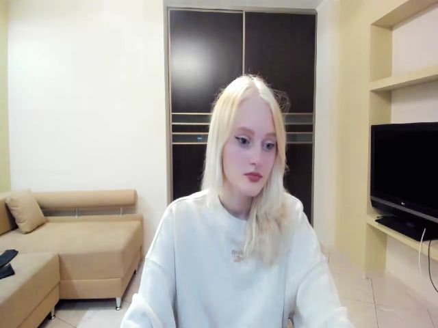 Live sex webcam photo for DominikaCat #274357743