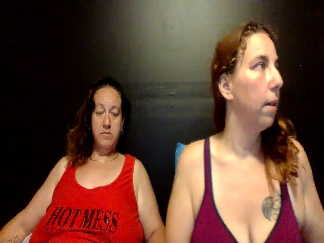 Live sex webcam photo for DoubleDuo84 #273399930