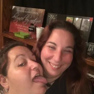 Live sex webcam photo for DoubleDuo84 #290721903