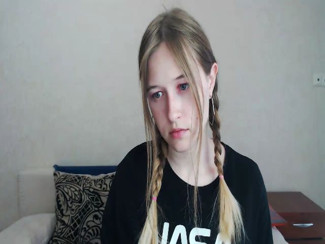 Live sex webcam photo for DreamPeach #273436156