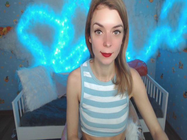 Live sex webcam photo for ELLIEFLOYD #272100981