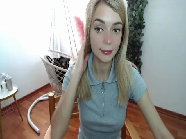 Live sex webcam photo for ELLIEFLOYD #273887988