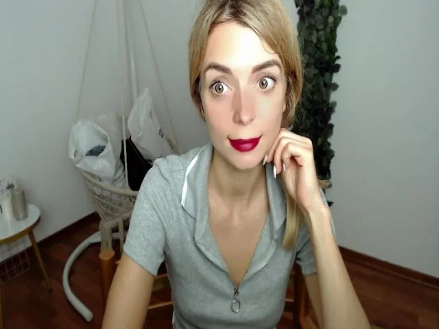 Live sex webcam photo for ELLIEFLOYD #273980547