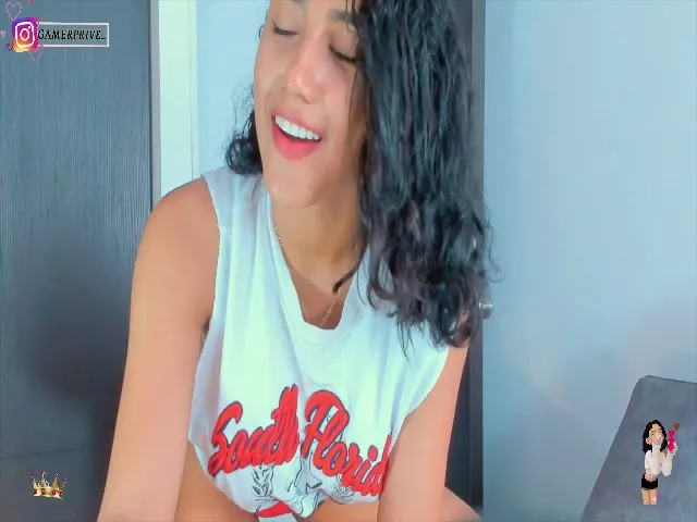 Live sex webcam photo for EMI_333 #273657089