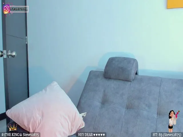 Live sex webcam photo for EMI_333 #273677468