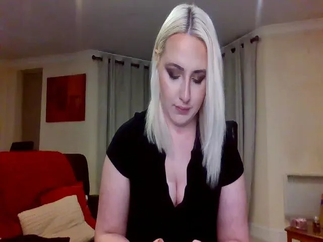 Live sex webcam photo for ENGLISH_GIGI #272532163