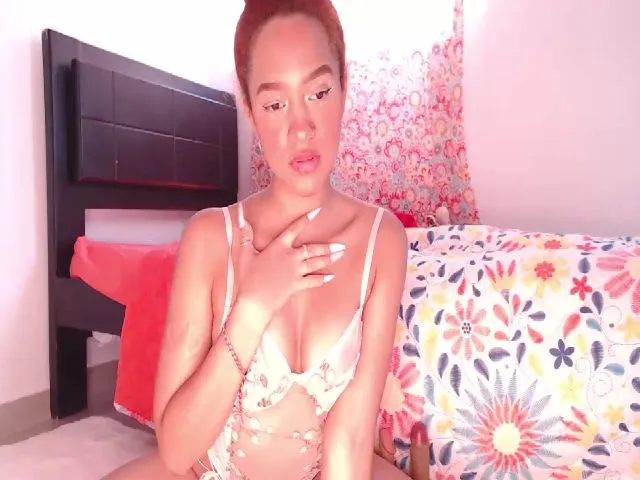 Live sex webcam photo for EbonyGolds #271766987