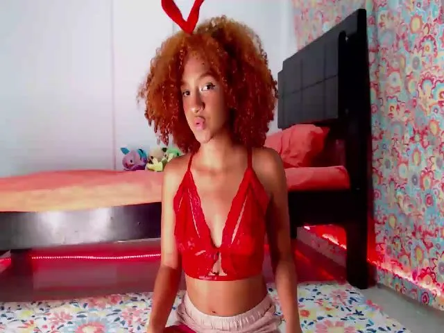 Live sex webcam photo for EbonyGolds #272236171