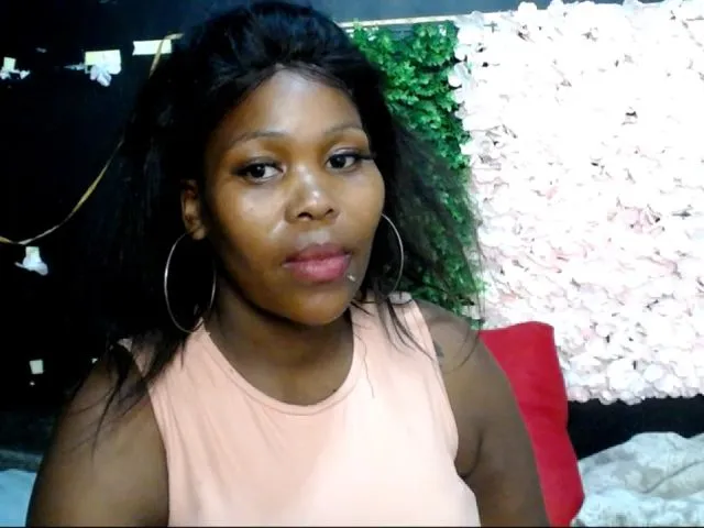 Live sex webcam photo for EbonyXSweet #272134745