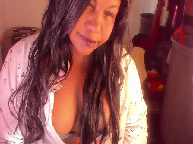 Live sex webcam photo for Ebony_Louiss #272220667