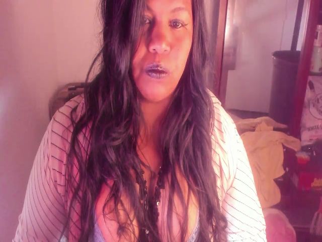 Live sex webcam photo for Ebony_Louiss #272285784