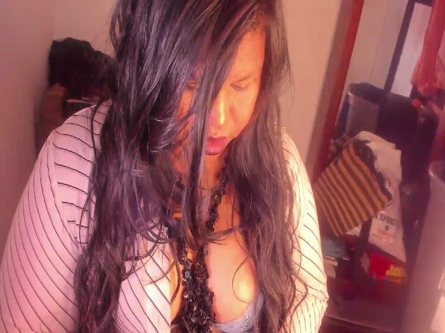 Live sex webcam photo for Ebony_Louiss #272414885