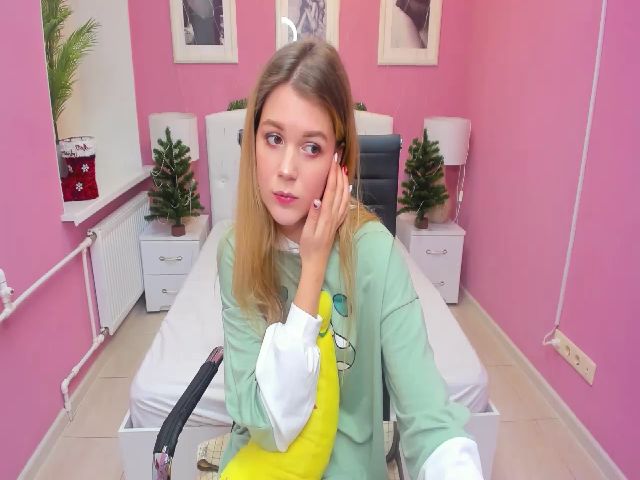 Live sex webcam photo for EchoNymph #271915586