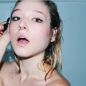 Live sex webcam photo for EevieRodgers #278252427