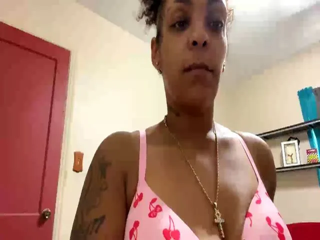 Live sex webcam photo for EgyptnNectar #273297768