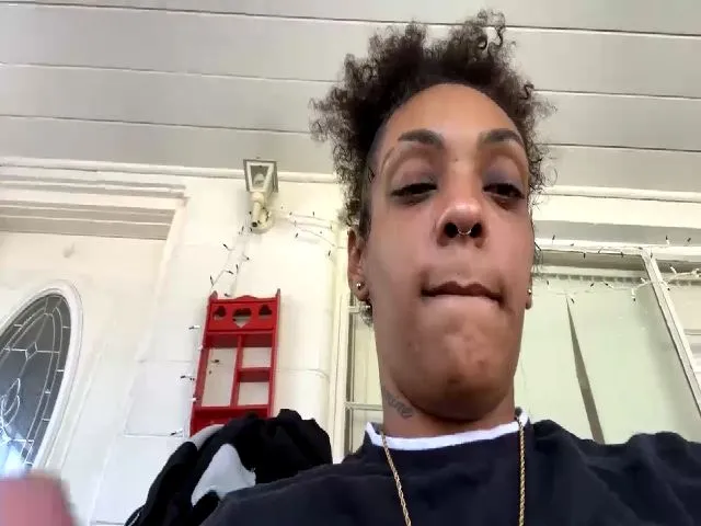 Live sex webcam photo for EgyptnNectar #273300038