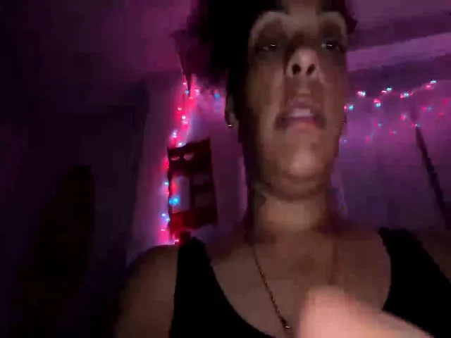 Live sex webcam photo for EgyptnNectar #273310809