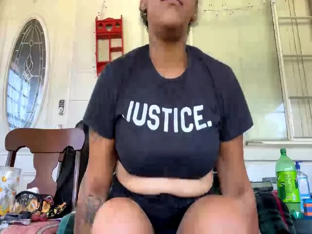 Live sex webcam photo for EgyptnNectar #273515985