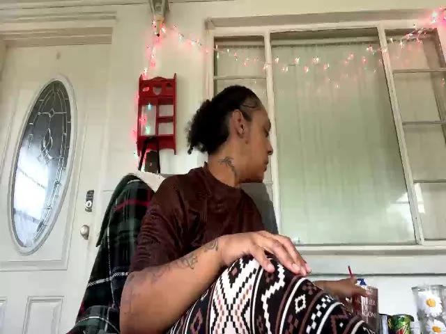 Live sex webcam photo for EgyptnNectar #273704151